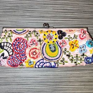 Vintage Pink Satin Floral Embroidered Eveningbag